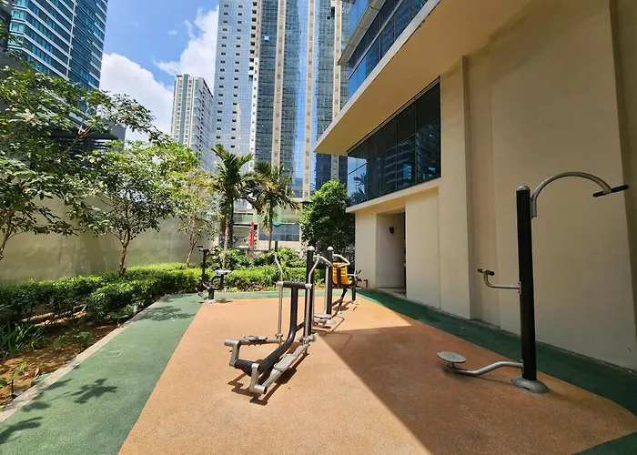 Spacious Cozy Unit Steps Away From Major Malls With Parking And Washer Dryer For Family, Long And Wfh Manila