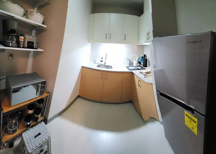 Spacious Cozy Unit Steps Away From Major Malls With Parking And Washer Dryer For Family, Long And Wfh Apartment Manila